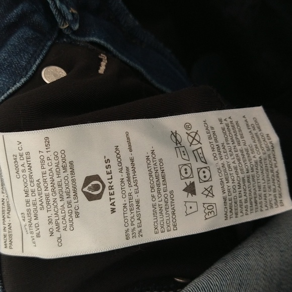 Levi's Signature Shaping High Rise Super Skinny Jeans Distressed Knees - Picture 12 of 12